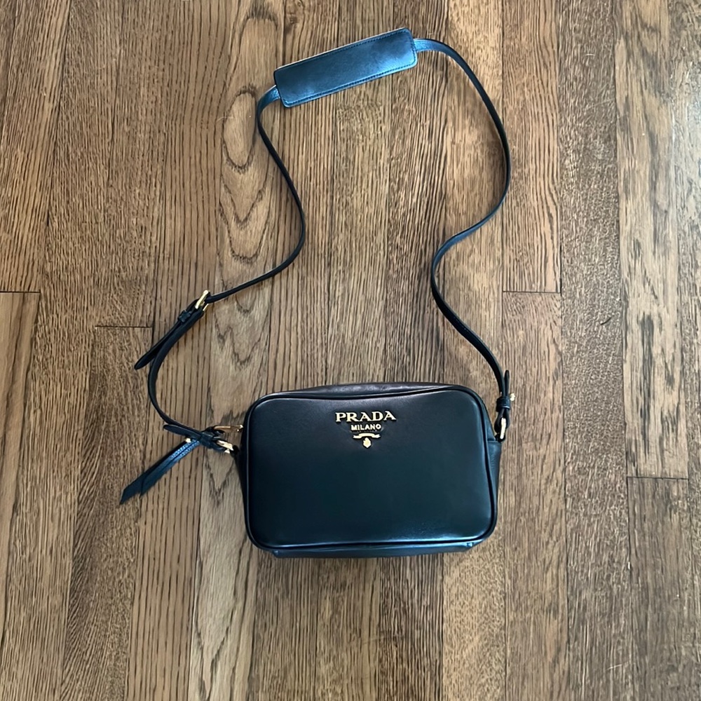 Prada Corssbody Vitello Camera Bag